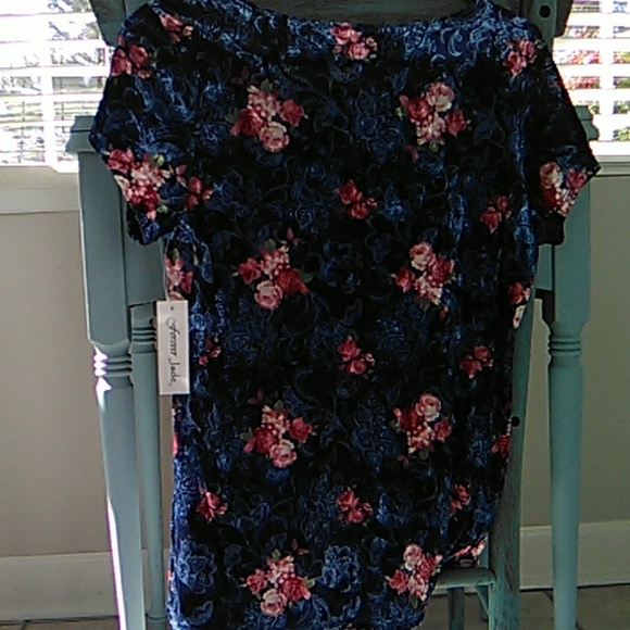 Navy Blue Floral Velvet Top. Size small. - Picture 5 of 6